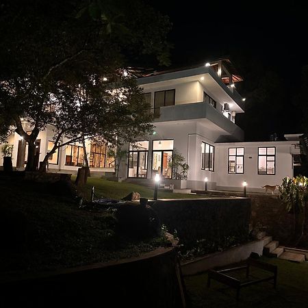 Mangrove Escapes Resort Bentota Bagian luar foto