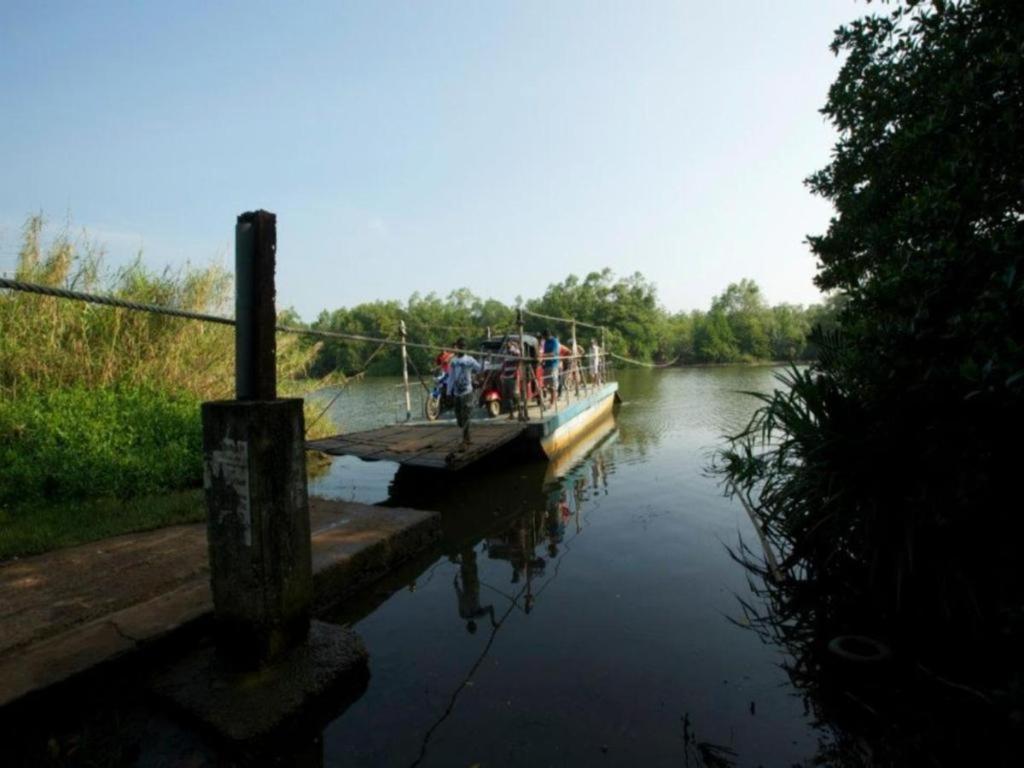 Mangrove Escapes Resort Bentota Bagian luar foto