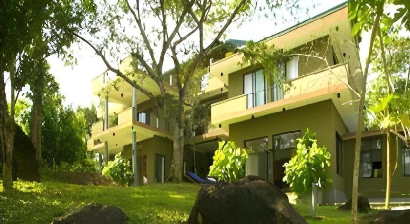 Mangrove Escapes Resort Bentota Bagian luar foto
