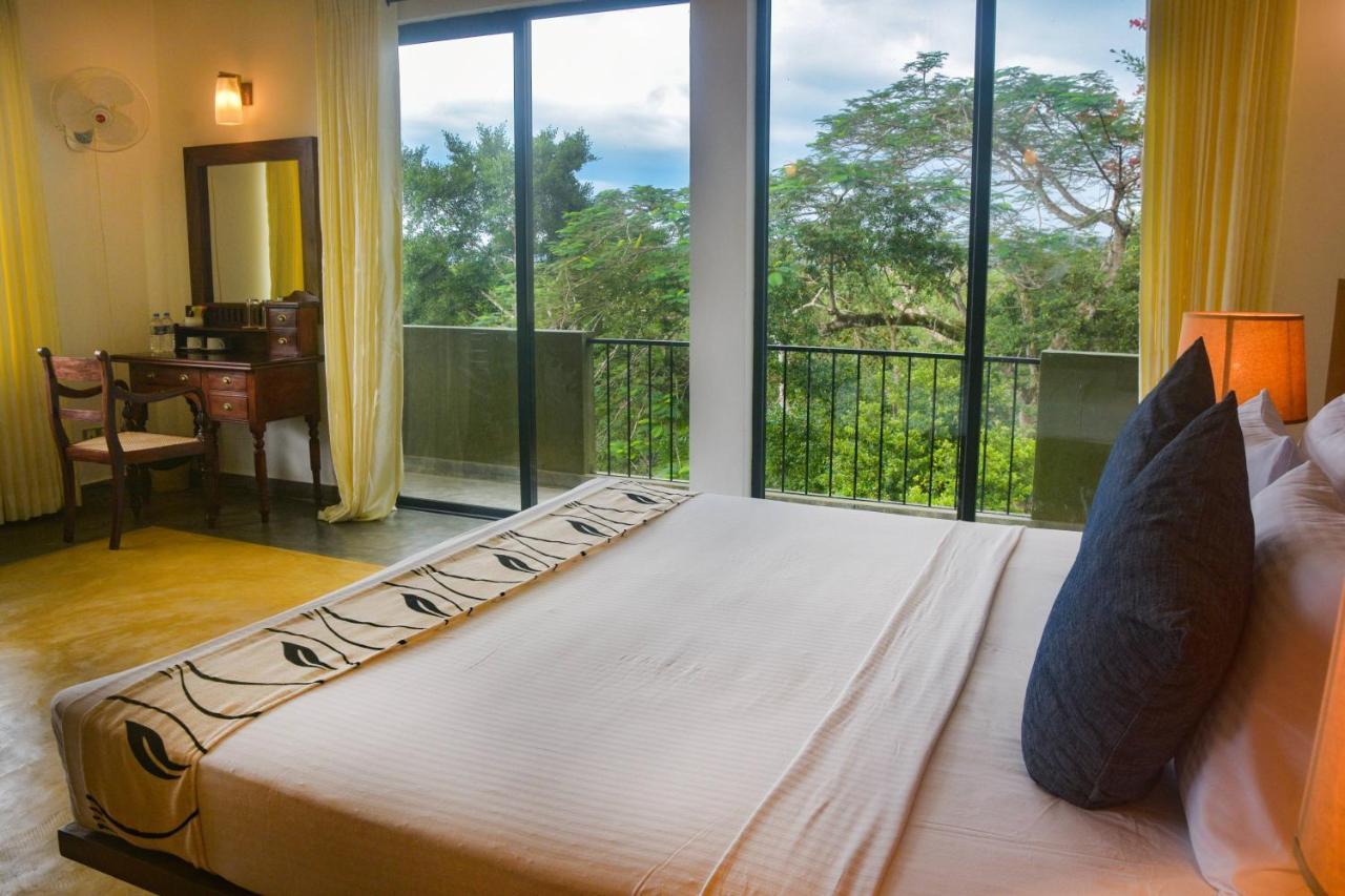 Mangrove Escapes Resort Bentota Bagian luar foto